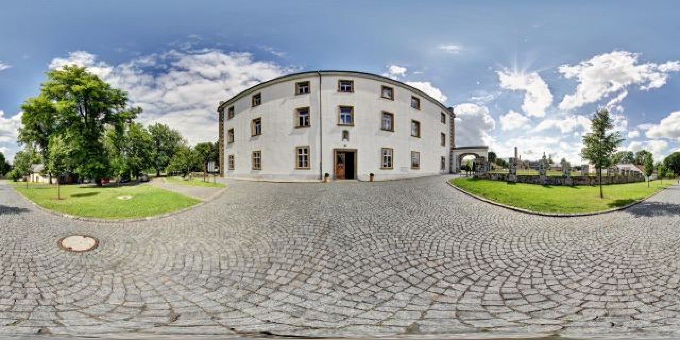 Šluknovský zámek